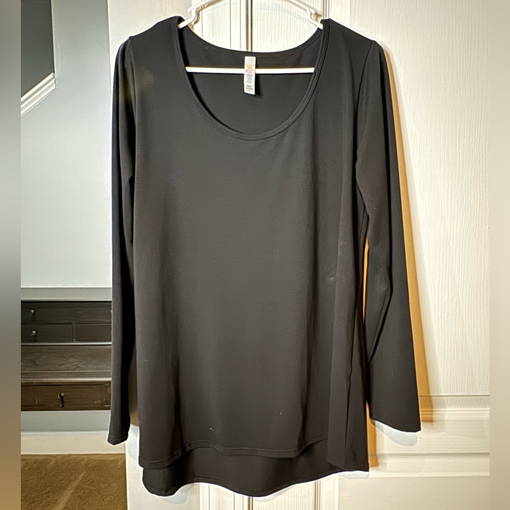 LuLaRoe Lynnae shirt, black, size xl
